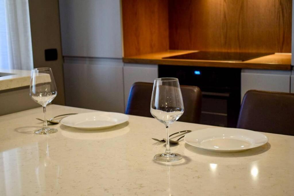 Center 1 Apartment *