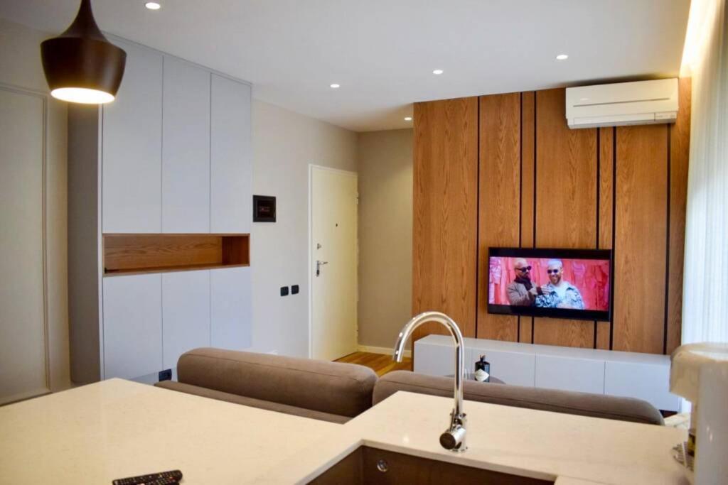 Apartment Center 1 *