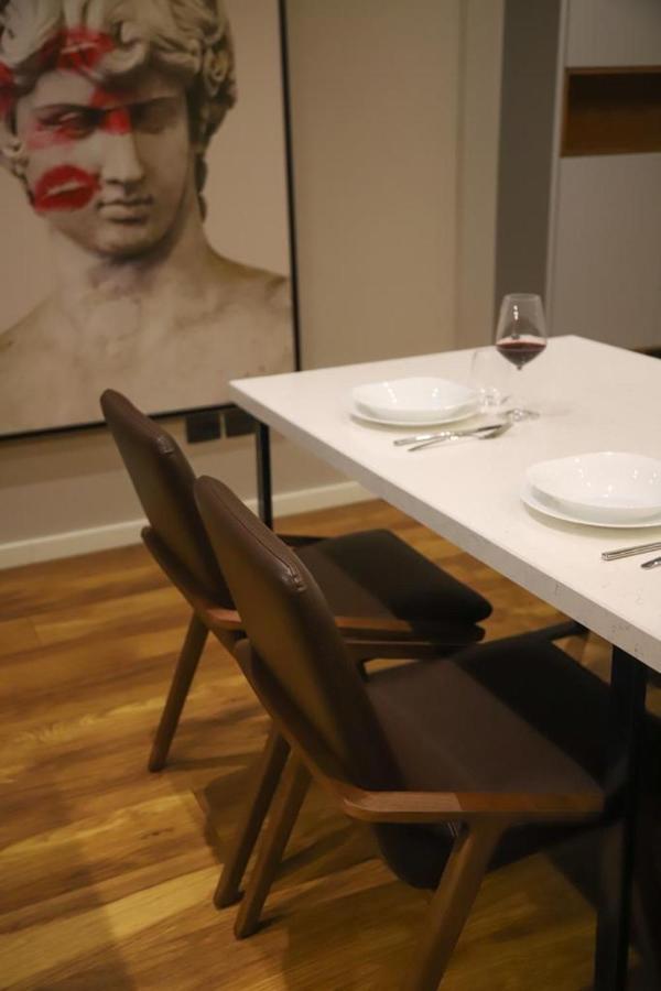 Apartment Center 1